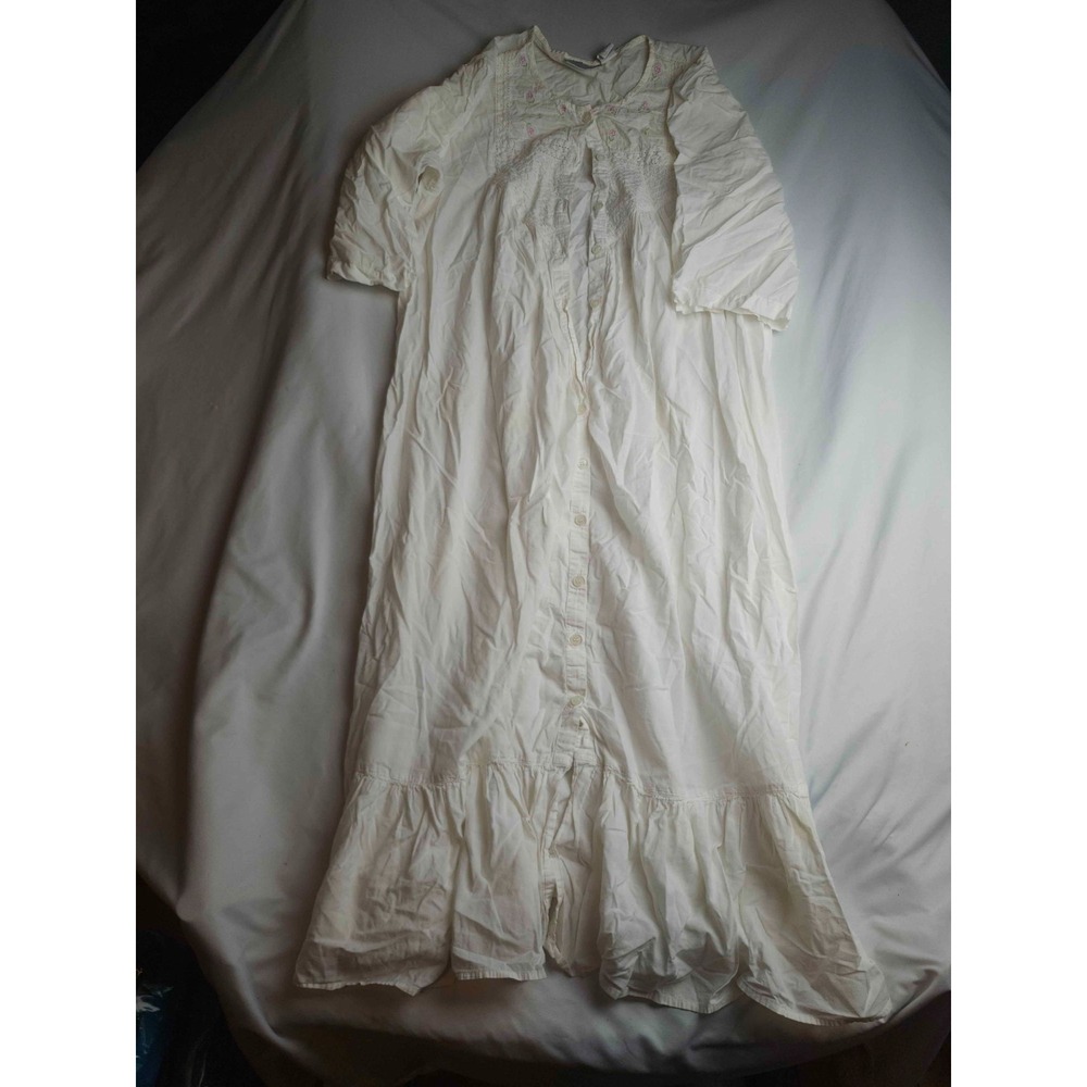 Intimate Essentials Nightgown Womens Medium White Woven Sleepwear Lace Floral